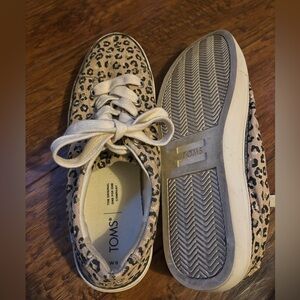 TOMS Animal Print Casual Shoes